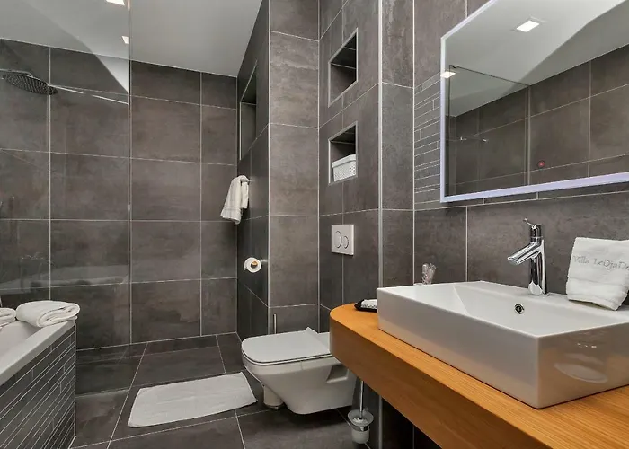 Ledjade * 马卡尔斯卡