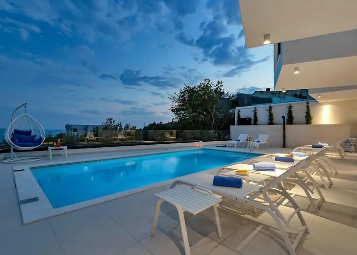 Ledjade * 马卡尔斯卡