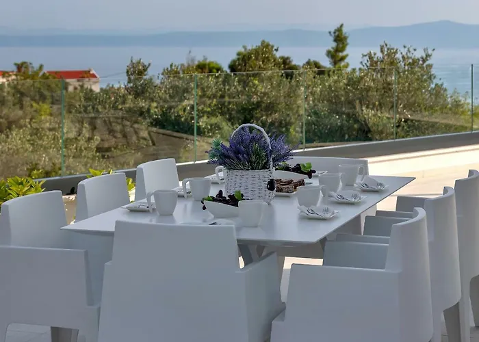 Ledjade * 马卡尔斯卡