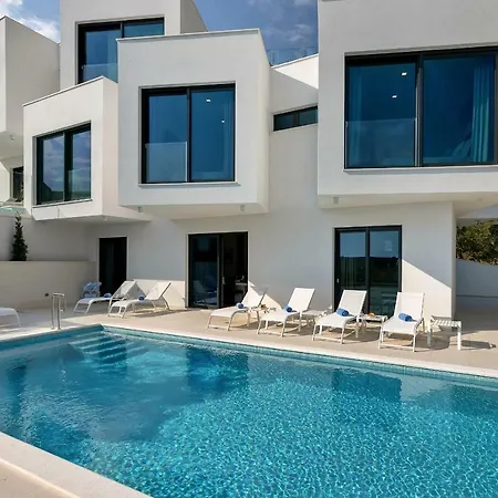 Willa Ledjade Makarska