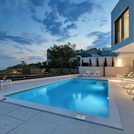Villa Ledjade *