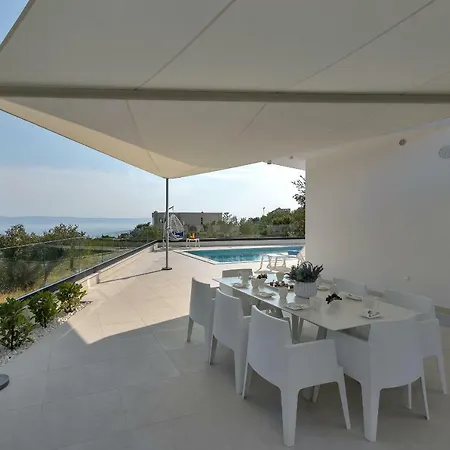 Ledjade Villa