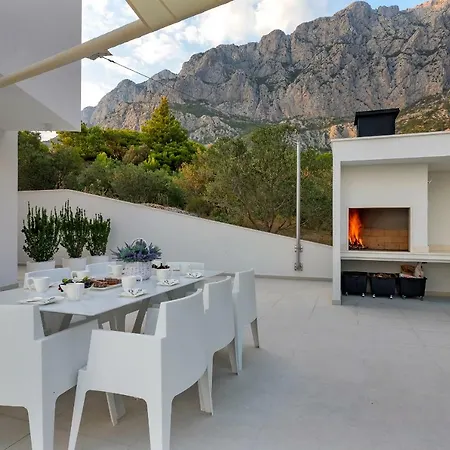 Ledjade Makarska