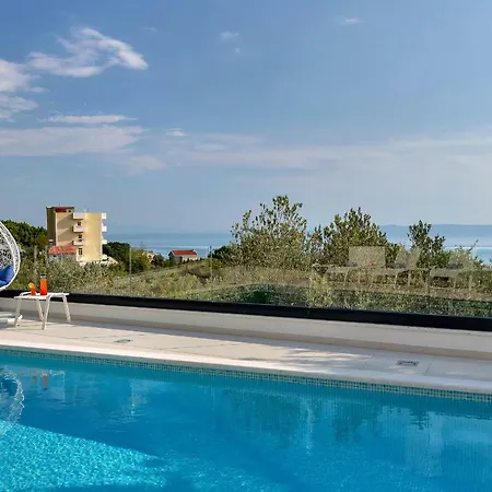 Ledjade Villa *
