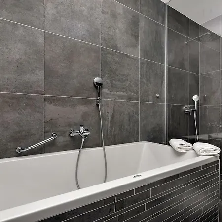 Willa Ledjade Makarska