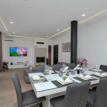 Villa Ledjade