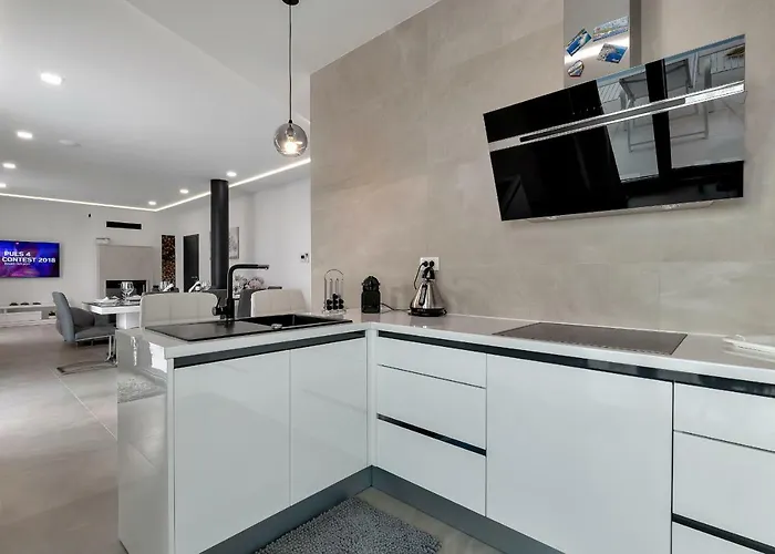 Ledjade * Макарска