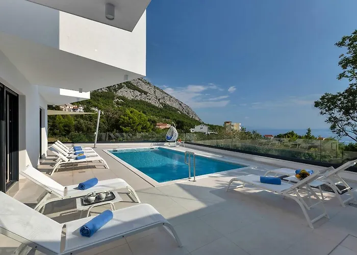 Ledjade Макарска