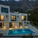 Ledjade Villa
