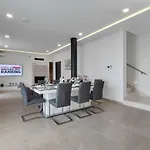 Villa Ledjade *