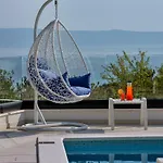 Ledjade Villa *