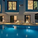 Ledjade Villa *
