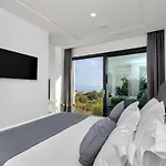 Villa Ledjade *