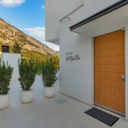 Ledjade Villa *